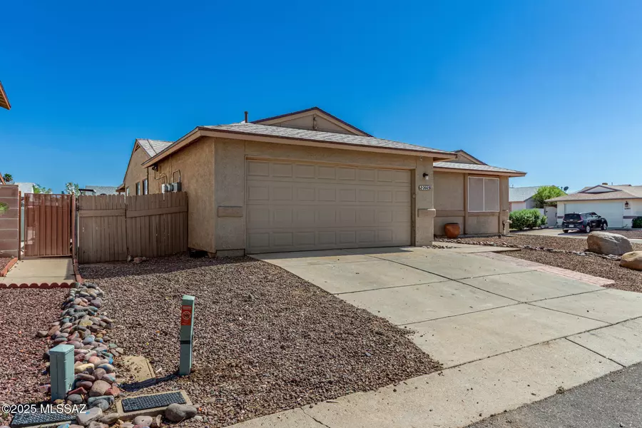 2665 W Flamebrook Road, Tucson, AZ 85741