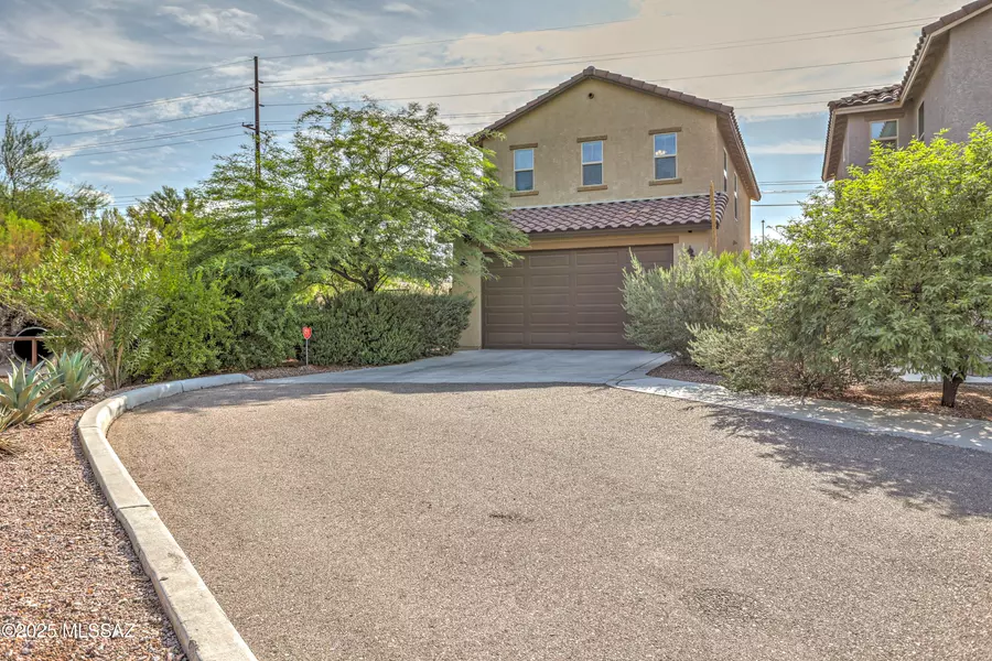 5850 N Penumbra Court, Tucson, AZ 85741