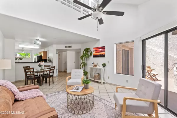 Tucson, AZ 85718,5675 N Camino Esplendora  #5228