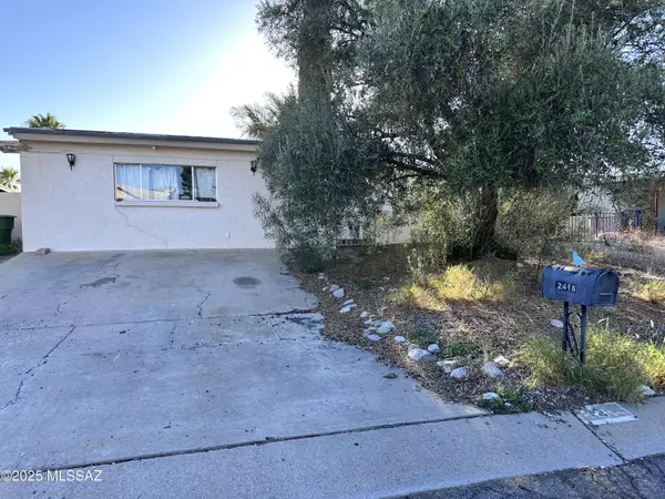 2418 S Palm Springs Drive, Tucson, AZ 85710