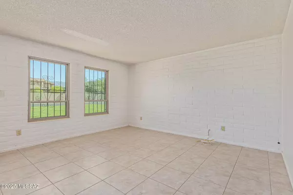 Tucson, AZ 85715,1949 N Camino Serna  #A