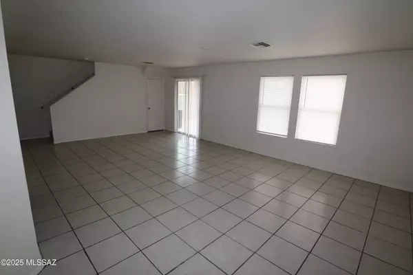 Tucson, AZ 85706,553 W Tiger Shark Road