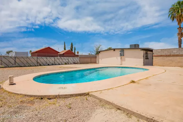 Tucson, AZ 85756,118 E Susana Street