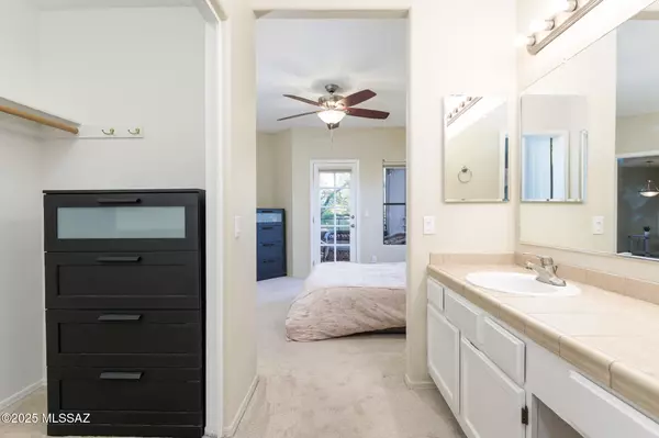 Tucson, AZ 85750,6655 N Canyon Crest Drive #25204