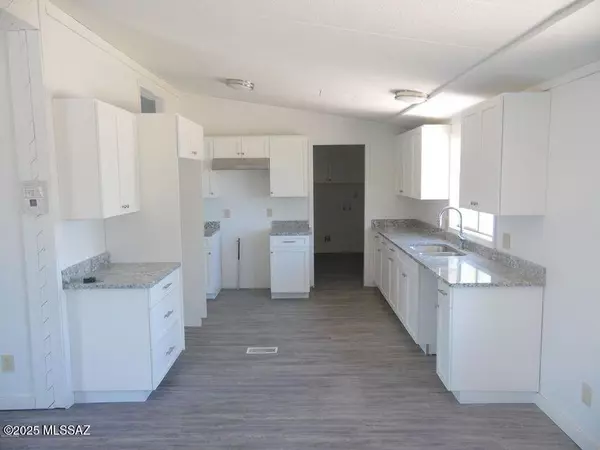 5409 N Lak A Yucca Road, Tucson, AZ 85743