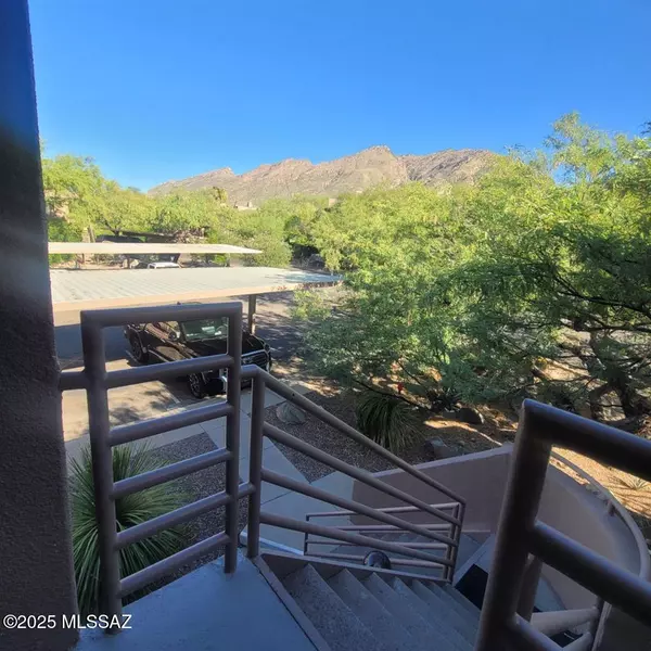 Tucson, AZ 85750,6655 N Canyon Crest Drive #1202