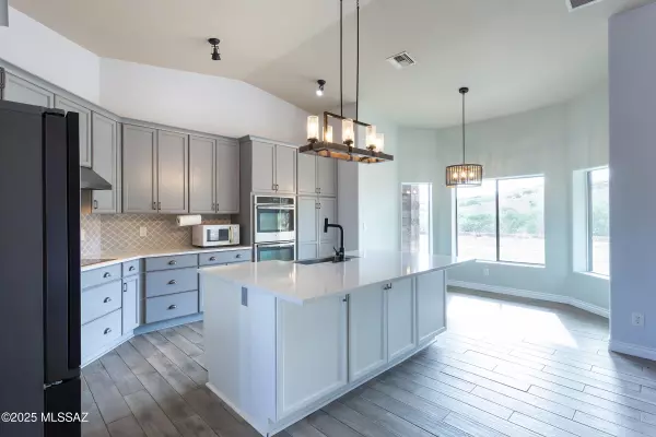 Nogales, AZ 85621,20 Escalones Court