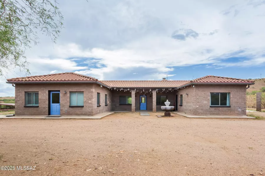 20 Escalones Court, Nogales, AZ 85621