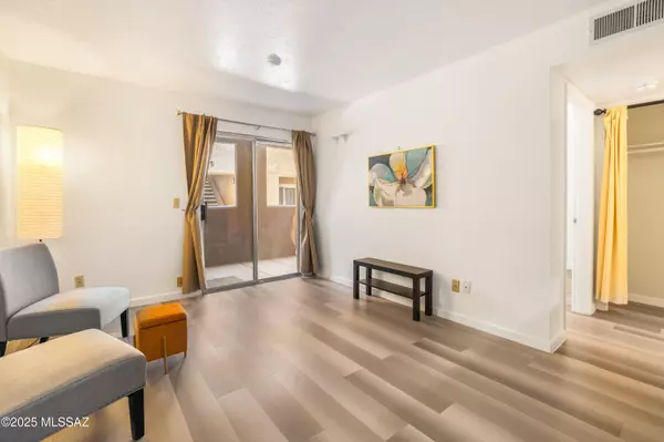 Tucson, AZ 85719,1810 E Blacklidge Drive #504