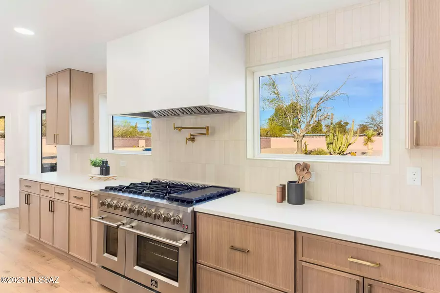 435 S Country Club Road, Tucson, AZ 85716