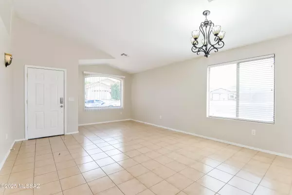 Vail, AZ 85641,554 S Sunny Rock Drive