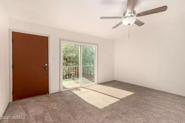 1600 N Wilmot Road #302, Tucson, AZ 85712
