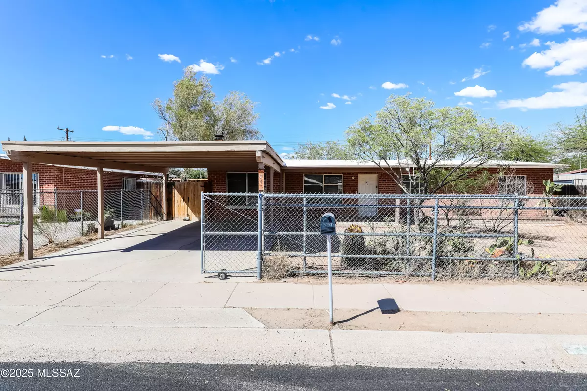 Tucson, AZ 85706,3743 E Helena Stravenue
