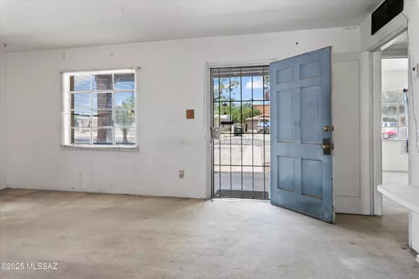 Tucson, AZ 85712,1710 N Louis Lane