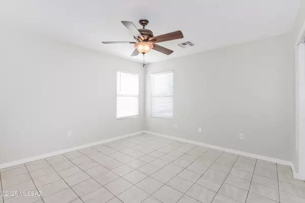 Tucson, AZ 85757,8304 W Razorbill Drive