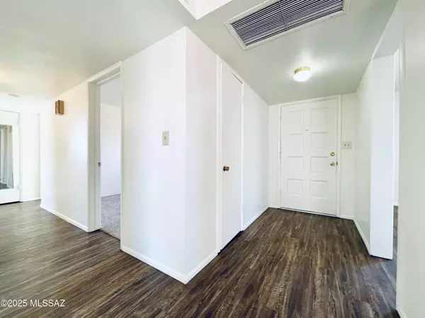 Tucson, AZ 85711,5839 E Burns Street