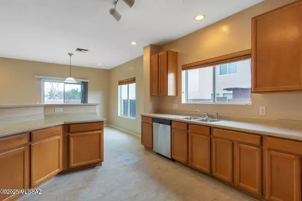 Tucson, AZ 85706,548 W Tiger Shark Road