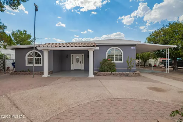 3133 N Iroquois Avenue, Tucson, AZ 85705