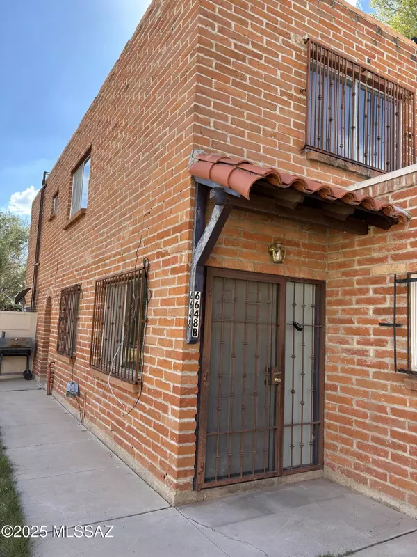 6648 E Calle La Paz #UNIT B, Tucson, AZ 85715