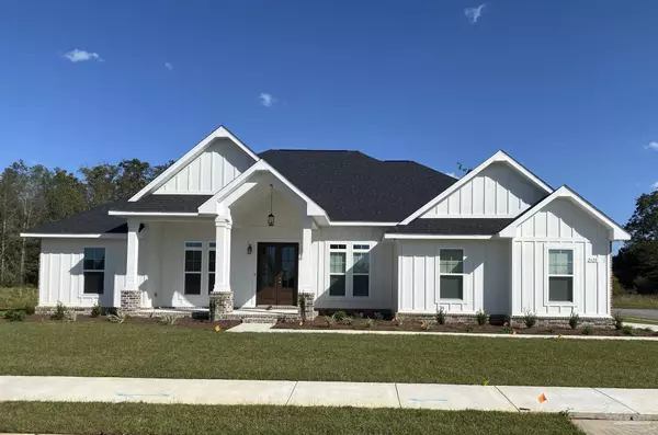 2420 Okatie Ln, Cantonment, FL 32533