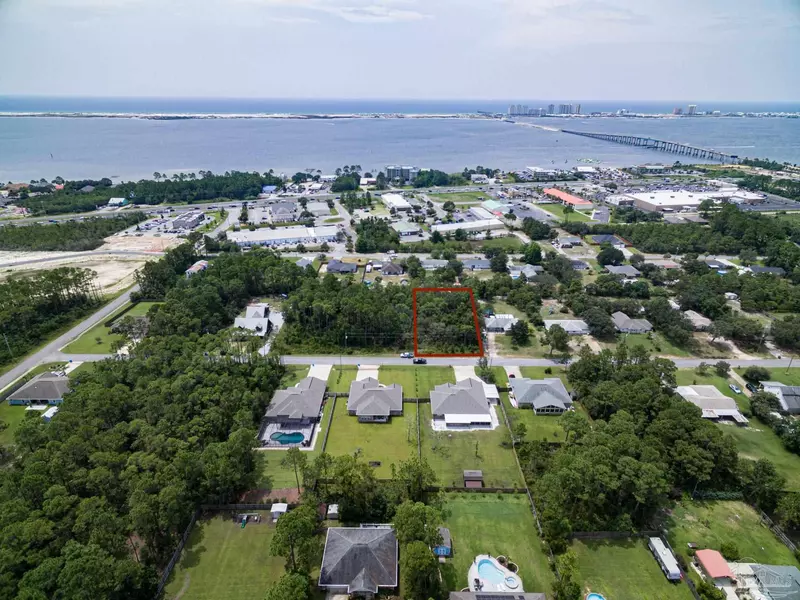 8741 Estrada St, Navarre, FL 32566