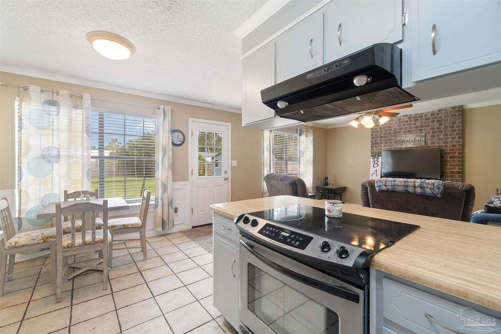 10686 Silver Creek Dr, Pensacola, FL 32506
