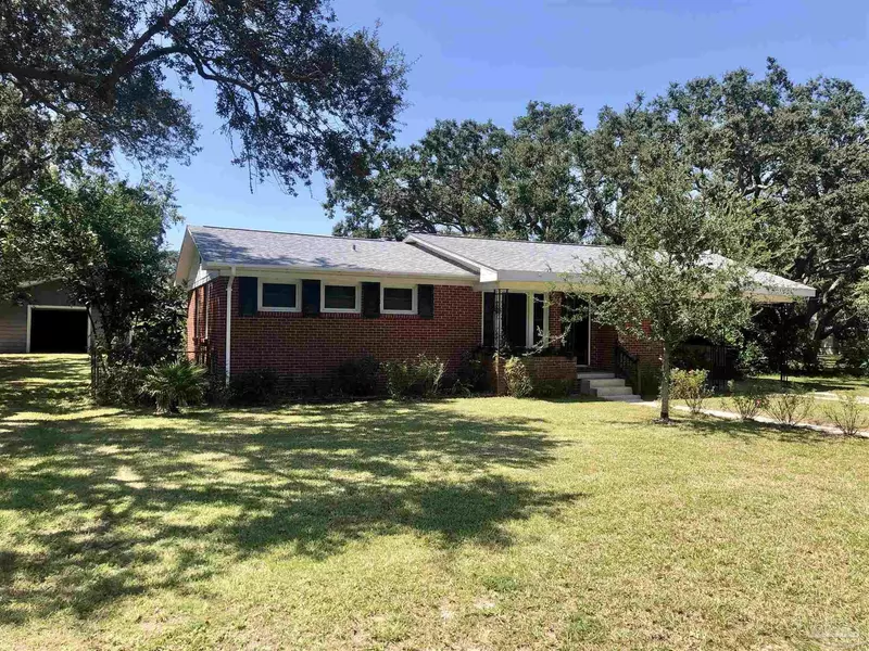 15 San Carlos Ave, Gulf Breeze, FL 32561