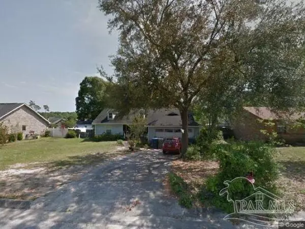 1033 Waterford Ln, Pensacola, FL 32514