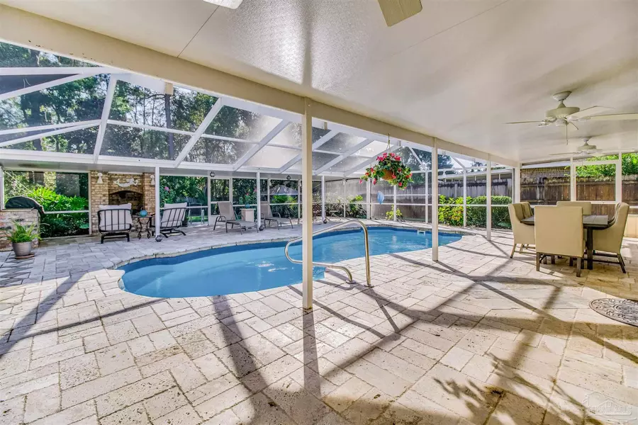 1424 Nantahala Beach Rd, Gulf Breeze, FL 32563