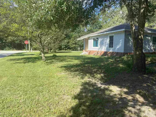 Milton, FL 32583,5260 Milton Trl