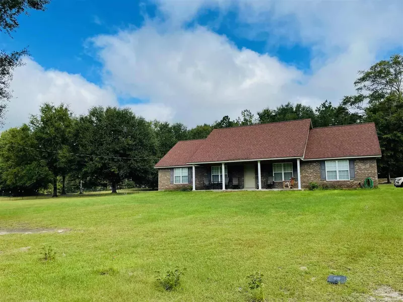 215 Griceland Dr, Brewton, AL 36426