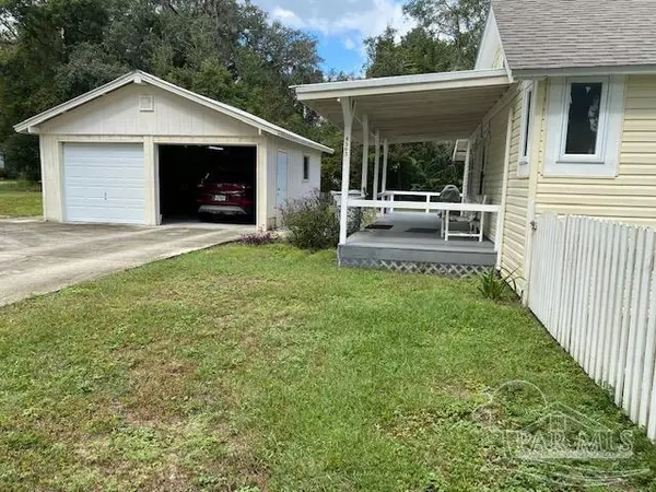 Bagdad, FL 32583,4563 Alice St