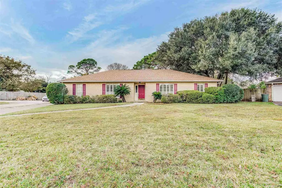 6821 Kitty Hawk Cir, Pensacola, FL 32506