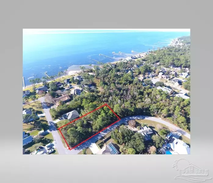 1391 Sound Retreat Dr, Navarre, FL 32566