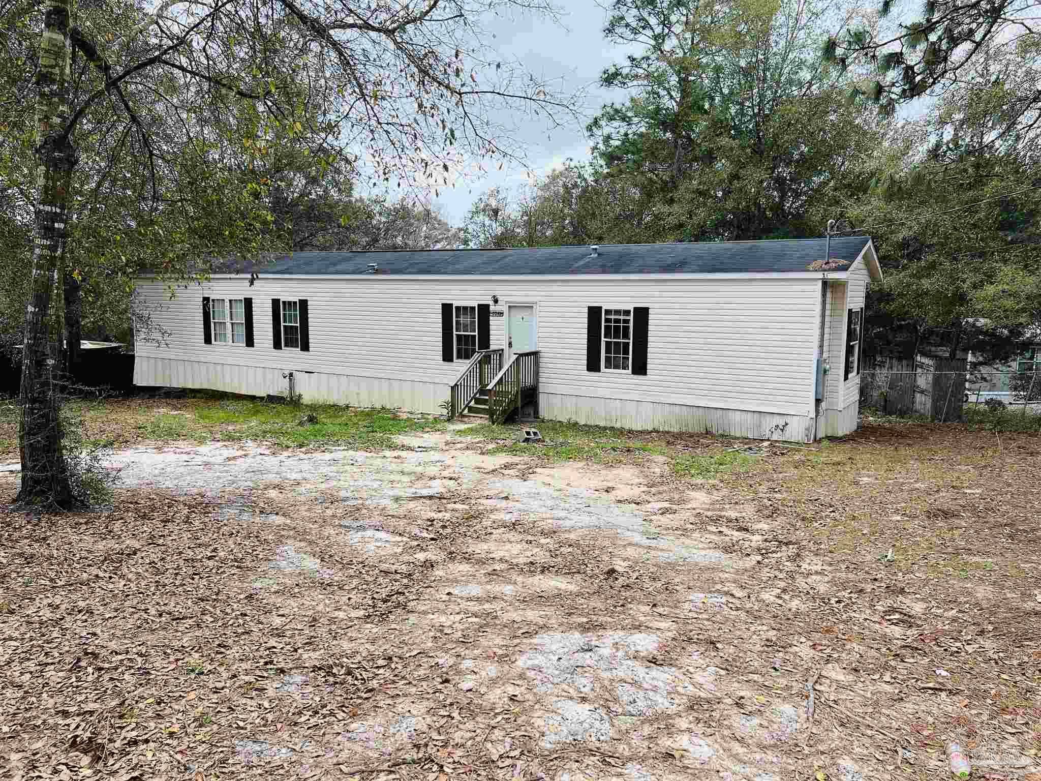Milton, FL 32583,5041 E Lake Rd