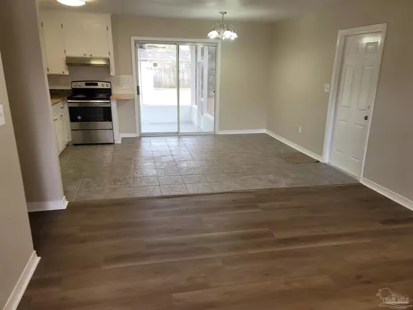 Pensacola, FL 32526,5711 Hermosa Cir