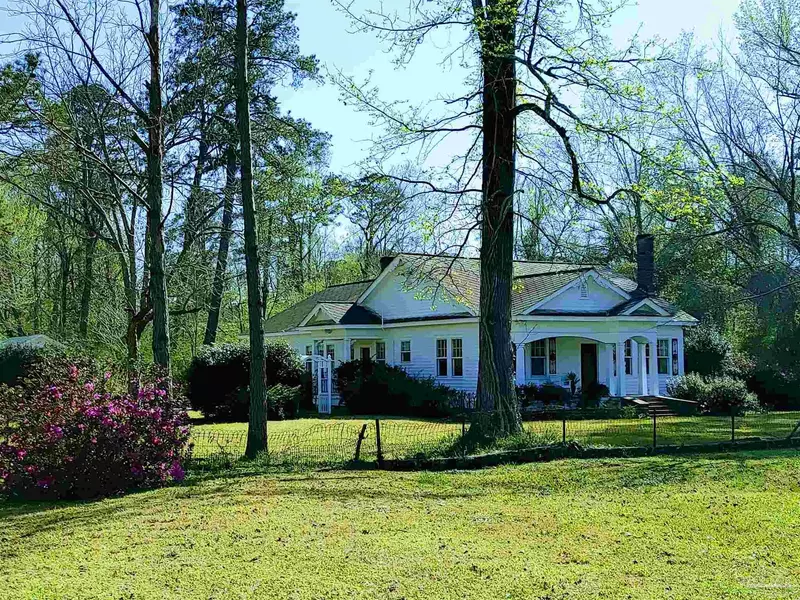 177 Healing Springs Ave, Millry, AL 36558