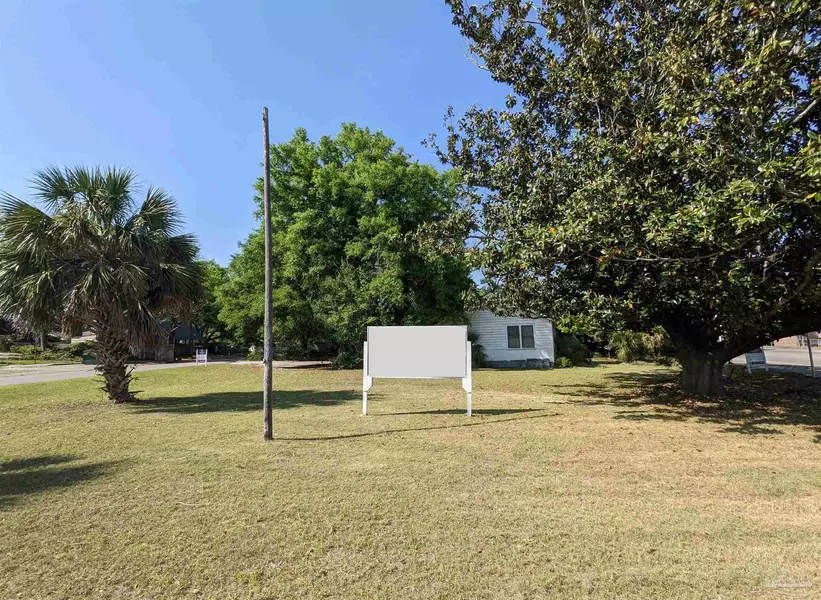 702 Scenic Hwy, Pensacola, FL 32503