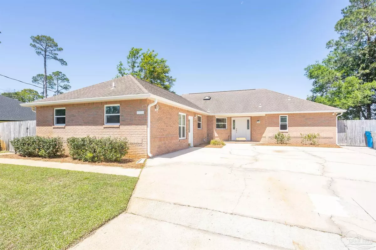 Gulf Breeze, FL 32563,3228 Cypress Ln