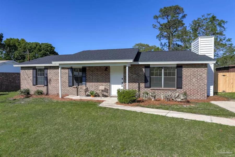 6147 Forest Pines Dr, Pensacola, FL 32526