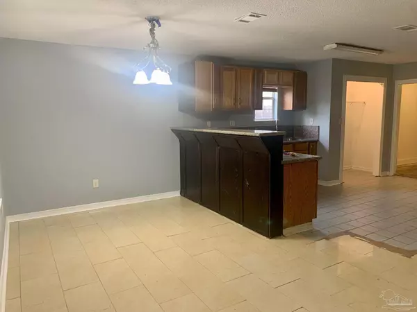 Pensacola, FL 32506,8259 Continental Ct