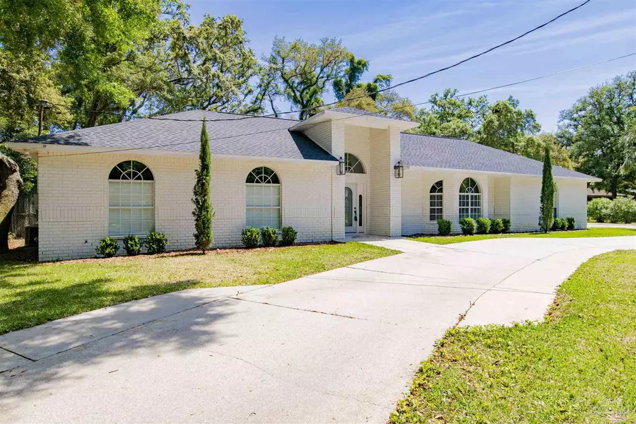 409 Navy Cove Blvd, Gulf Breeze, FL 32561