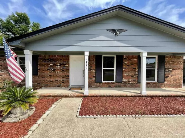 Pensacola, FL 32514,4555 Breakwater Cir