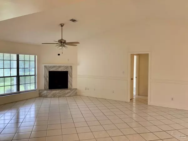 Gulf Breeze, FL 32563,2732 Summertree Ln