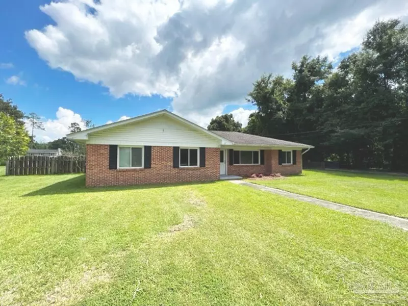 209 W Poplar St, Atmore, AL 36502