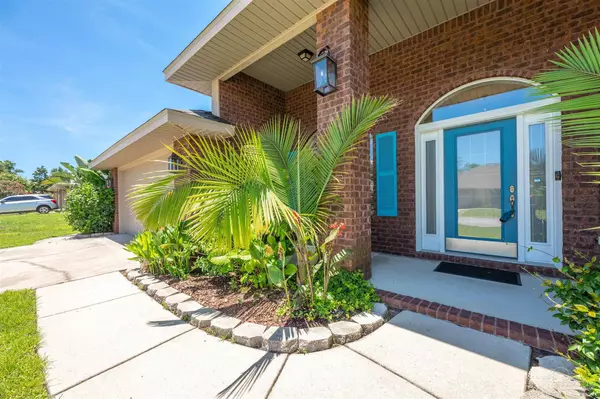 Gulf Breeze, FL 32563,1879 Bay Pine Cir