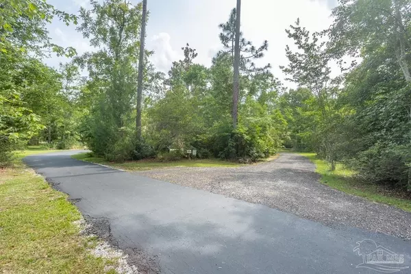 Molino, FL 32577,5111 Pilgrim Trl W