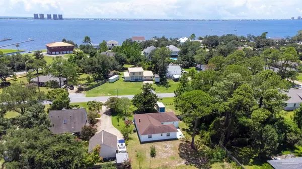 Gulf Breeze, FL 32563,3228 Laurel Dr