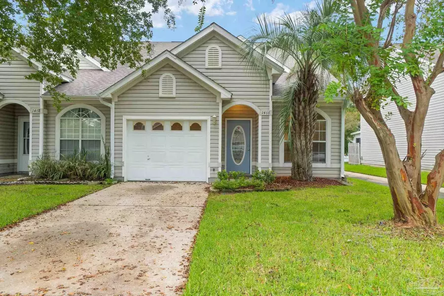 1466 Tiger Lake Dr, Gulf Breeze, FL 32563