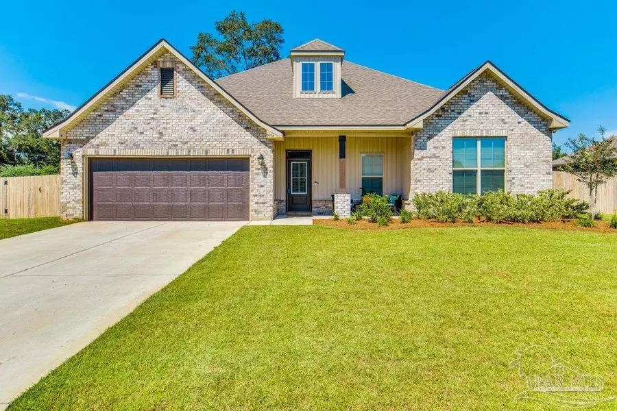 9956 Suwanee Ln, Pensacola, FL 32526